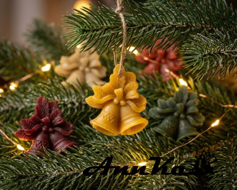 Ozdoba ze včelího vosku zvonky malé proužky