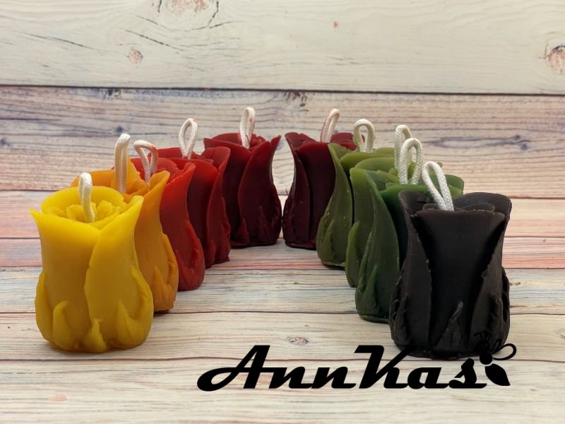 Svíčka ze včelího vosku růže 3