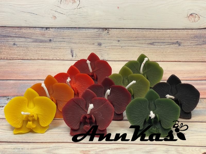 Svíčka ze včelího vosku orchidej malá