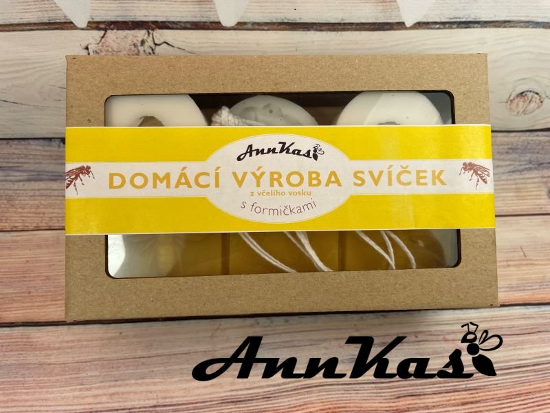 Domácí výroba svíček s formičkami malá