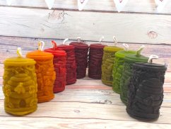 Svíčka ze včelího vosku válec s košnicemi