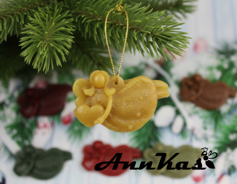 Ozdoba ze včelího vosku andělka srdce 3