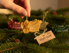 Ozdoba ze včelího vosku anděl srdce 4