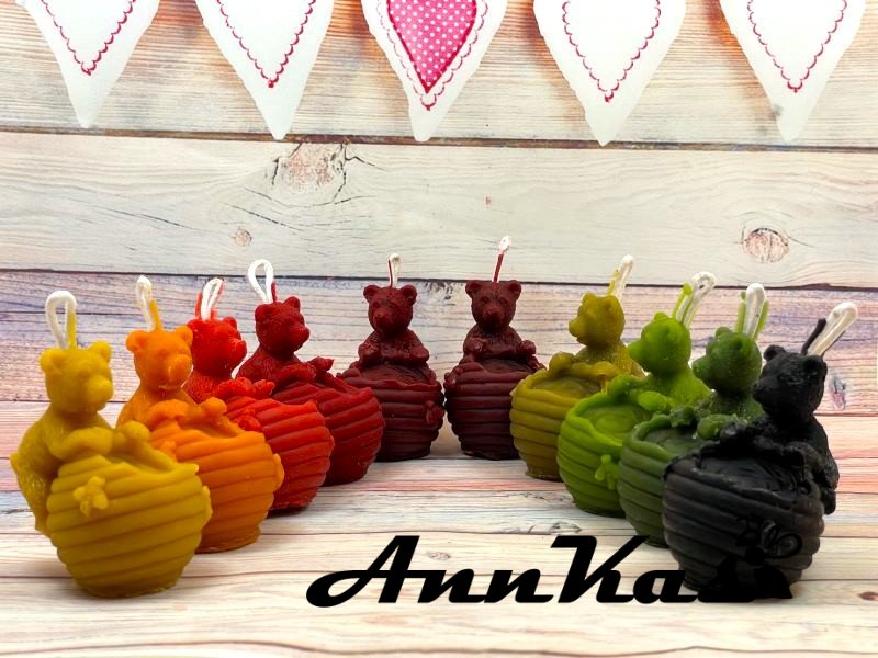 Svíčka ze včelího vosku medvěd s úlem med