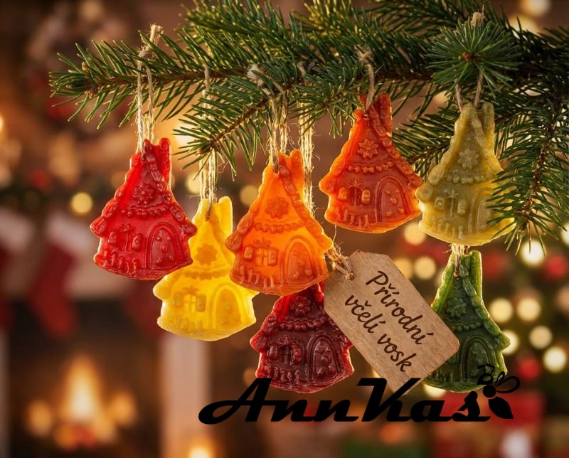 Ozdoba ze včelího vosku chaloupka