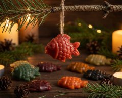 Ozdoba ze včelího vosku kapr